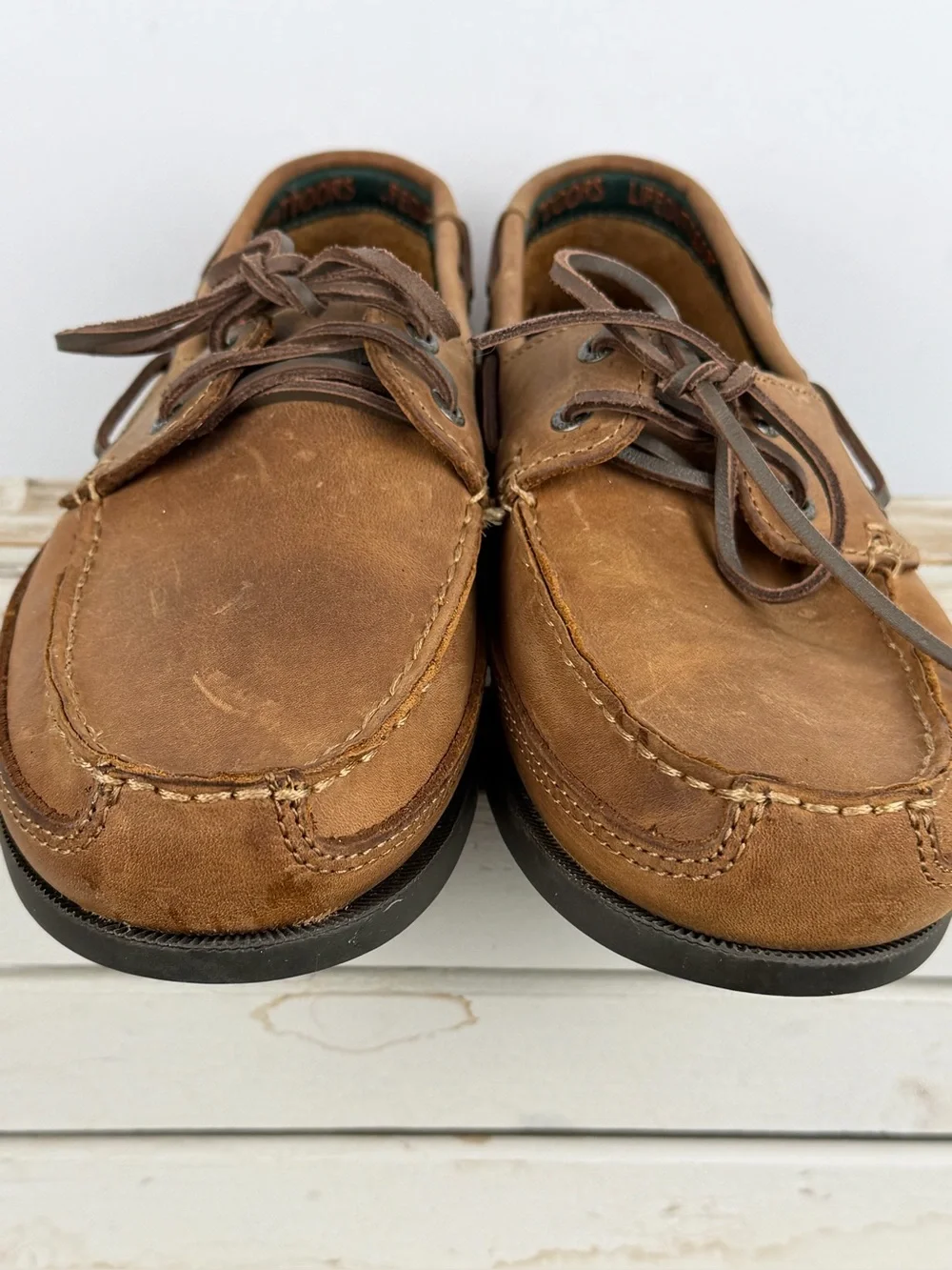 Life Outdoors two-eyelet boat shoe with tan leather laces metal eyelets Sz 10D